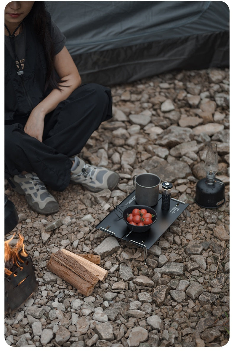 Mesa de camping plegable de aluminio: ligera y portátil