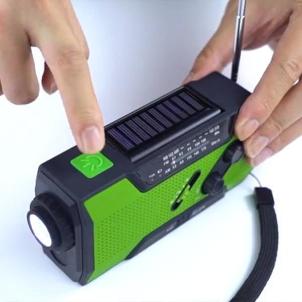 Radio solar de bolsillo: comunicación impermeable para exteriores