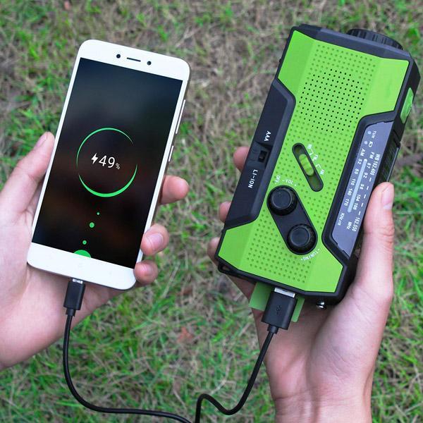Radio solar de bolsillo: comunicación impermeable para exteriores